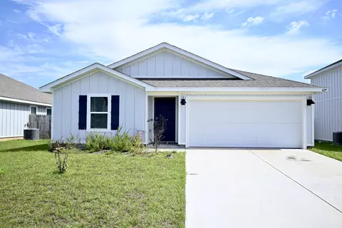 Exterior - 429 Scarborough St, Crestview, FL 32539 photo 1 of 4