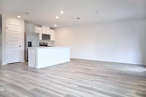 Living - 429 Scarborough St, Crestview, FL 32539 photo 1 of 3