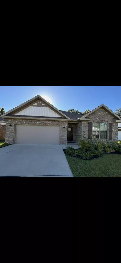 1927 Appleton Dr, Cantonment, FL 32533