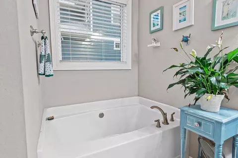 Bath - 40 Oyster Blvd, Freeport, FL 32439 photo 3 of 6