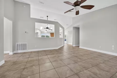 Living - 1222 Northview Dr, Crestview, FL 32536 photo 4 of 6