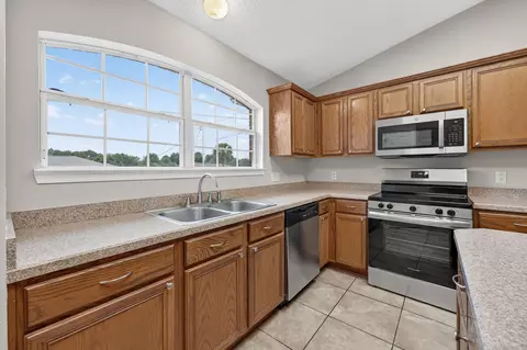 Kitchen - 1222 Northview Dr, Crestview, FL 32536 photo 6 of 7