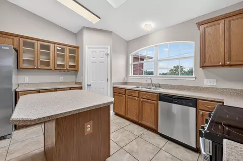Kitchen - 1222 Northview Dr, Crestview, FL 32536 photo 5 of 7