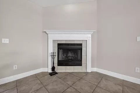 Living - 1222 Northview Dr, Crestview, FL 32536 photo 3 of 6