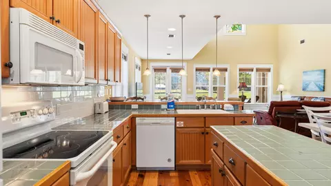 Kitchen - 1327 E Ravens Run, Miramar Beach, FL 32550 photo 4 of 5