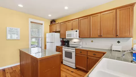Kitchen - 1327 E Ravens Run, Miramar Beach, FL 32550 photo 3 of 5