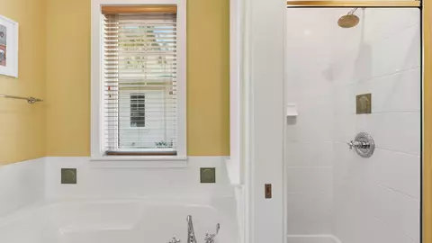 Bath - 1327 E Ravens Run, Miramar Beach, FL 32550 photo 5 of 6