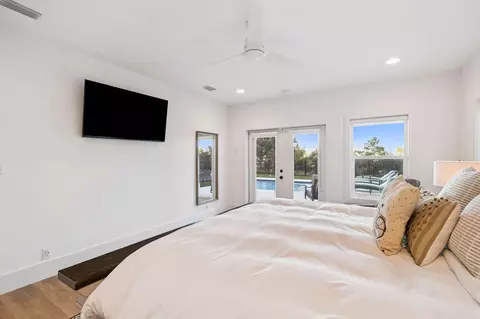 Bedroom - 754 Harbor Blvd, Destin, FL 32541 photo 3 of 10