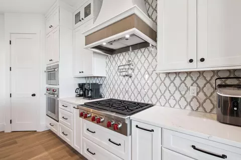 Kitchen - 754 Harbor Blvd, Destin, FL 32541 photo 6 of 8