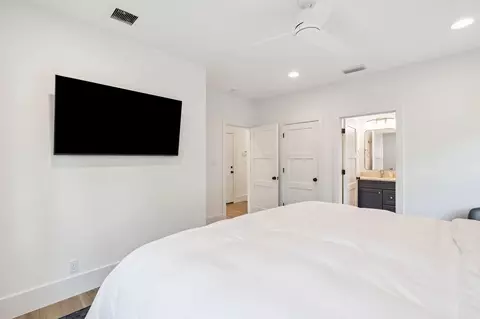 Bedroom - 754 Harbor Blvd, Destin, FL 32541 photo 2 of 10