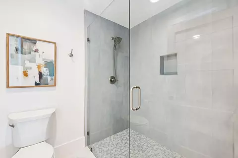 Bath - 754 Harbor Blvd, Destin, FL 32541 photo 4 of 9
