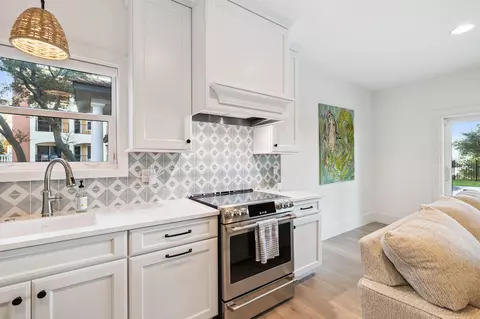 Kitchen - 754 Harbor Blvd, Destin, FL 32541 photo 2 of 8