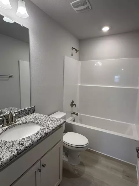 Bath - 189 Ridgeway Cir, Crestview, FL 32536 photo 2 of 2