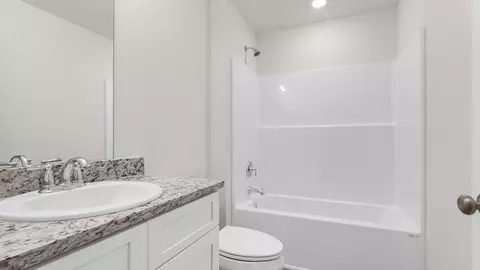 Bath - 275 Eunola Ln, Freeport, FL 32439 photo 4 of 5