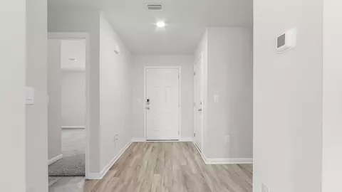 Entry Way - 275 Eunola Ln, Freeport, FL 32439 photo 4 of 6