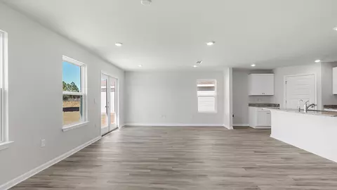 Living - 275 Eunola Ln, Freeport, FL 32439 photo 2 of 3