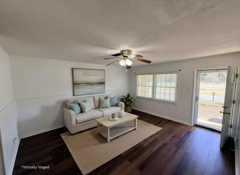 1008 S Palm Blvd, Niceville, FL 32578
