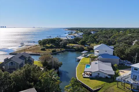 1294 Soundside Landing Ct, Gulf Breeze, FL 32563