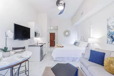 9300 Baytowne Wharf Blvd #123, Miramar Beach, FL 32550