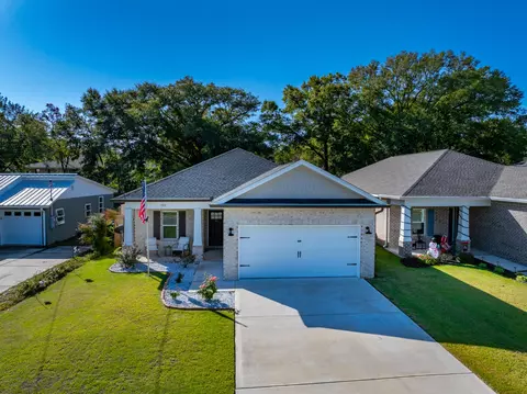 1522 27th St, Niceville, FL 32578