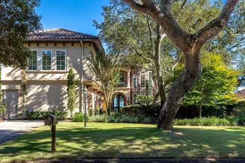 7 Bay Cove Ln, Shalimar, FL 32579