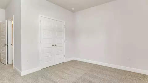 Bedroom - 5619 Thatcher Rd, Crestview, FL 32539 photo 4 of 10