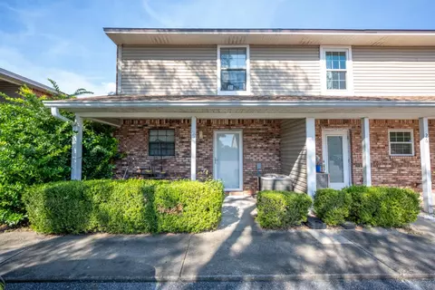 225 Carmel Dr #27, Fort Walton Beach, FL 32547