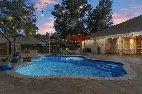 2365 Crescent Rd, Navarre, FL 32566