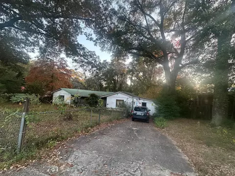 300 Bay Ave, Defuniak Springs, FL 32435