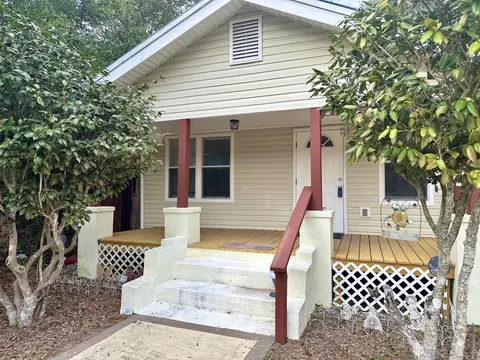 120 N Davis Ln, Defuniak Springs, FL 32433