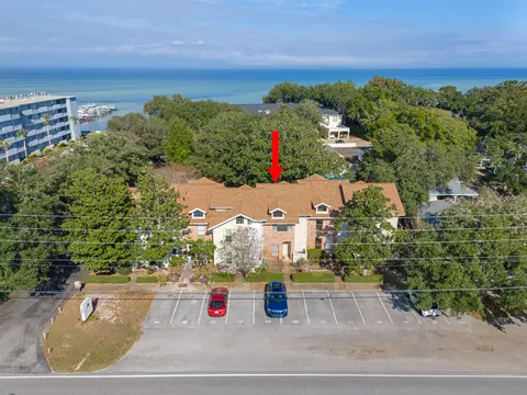 3861 Indian Trl #104, Destin, FL 32541