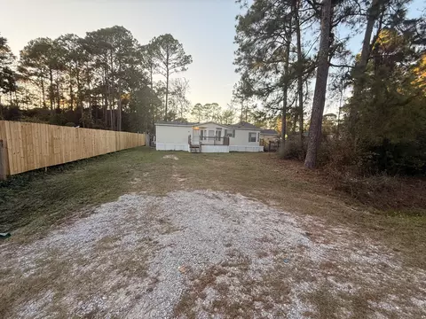 300 Ridgewood Ave, Mary Esther, FL 32569