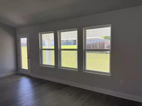 Living - 6015 Crocket Cv, Crestview, FL 32539 photo 2 of 2