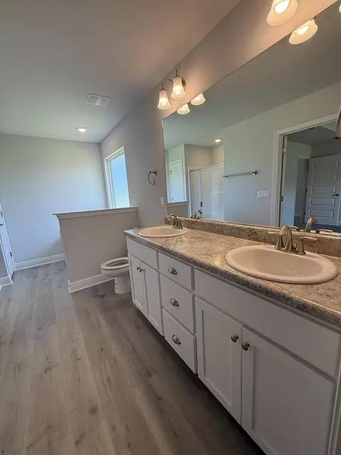 Bath - 6015 Crocket Cv, Crestview, FL 32539 photo 4 of 8