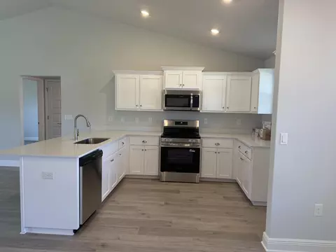 Kitchen - 6015 Crocket Cv, Crestview, FL 32539 photo 1 of 4