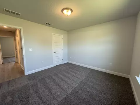 Bedroom - 6015 Crocket Cv, Crestview, FL 32539 photo 2 of 3