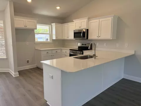 Kitchen - 6014 Crocket Cv, Crestview, FL 32539 photo 1 of 3