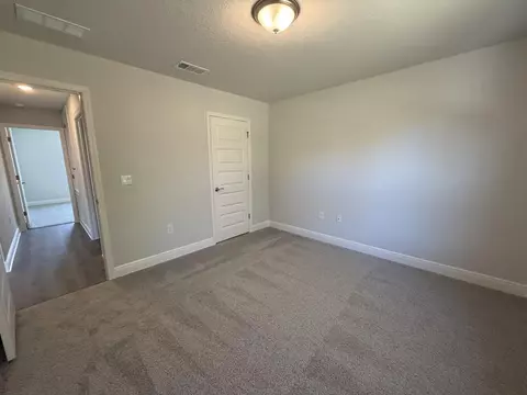 Bedroom - 6014 Crocket Cv, Crestview, FL 32539 photo 4 of 4