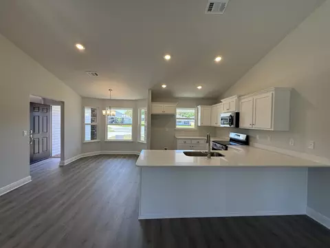 Living - 6014 Crocket Cv, Crestview, FL 32539 photo 1 of 3