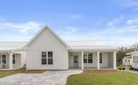 218 16th St, Panama City Beach, FL 32413