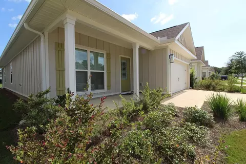 454 Lightning Bug Ln, Freeport, FL 32439