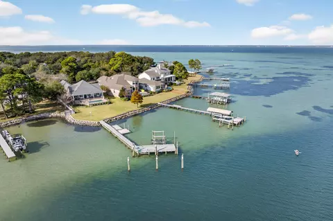 901 Peacocks Point Dr, Destin, FL 32541