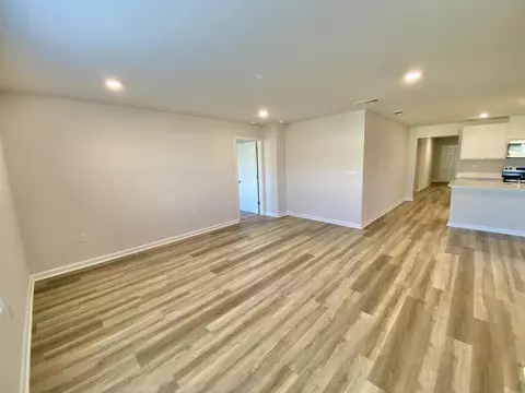 Living - 337 Flounder St, Crestview, FL 32539 photo 4 of 5
