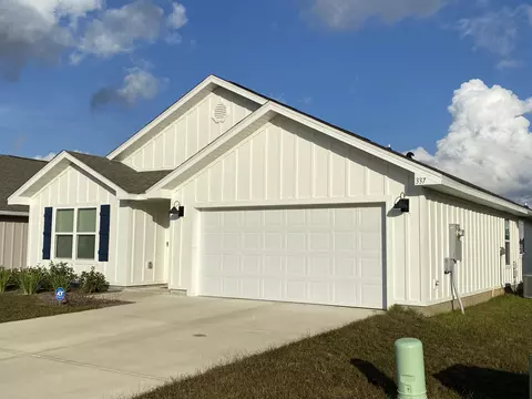 Exterior - 337 Flounder St, Crestview, FL 32539 photo 3 of 10