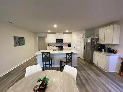 Kitchen - 337 Flounder St, Crestview, FL 32539 photo 1 of 5