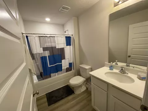 Bath - 337 Flounder St, Crestview, FL 32539 photo 1 of 5