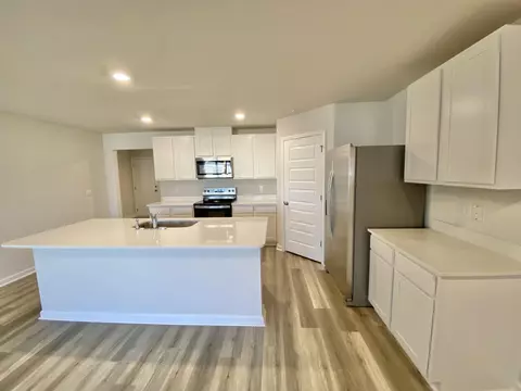 Kitchen - 337 Flounder St, Crestview, FL 32539 photo 5 of 5