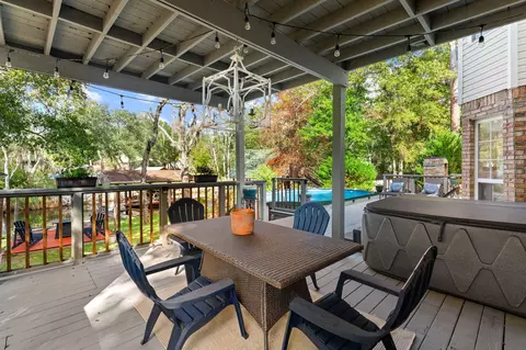 Exterior - 110 Rodney Dr, Freeport, FL 32439 photo 8 of 15