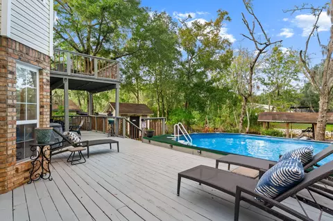 Exterior - 110 Rodney Dr, Freeport, FL 32439 photo 9 of 15