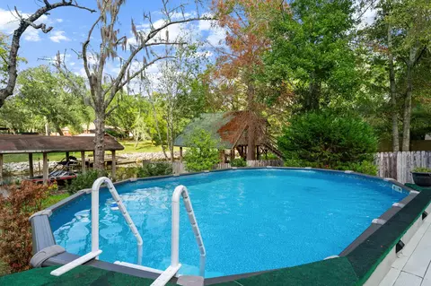 Exterior - 110 Rodney Dr, Freeport, FL 32439 photo 10 of 15
